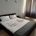 Хотел Костенец * Kostenets