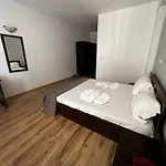 Хотел Костенец Ξενοδοχείο *