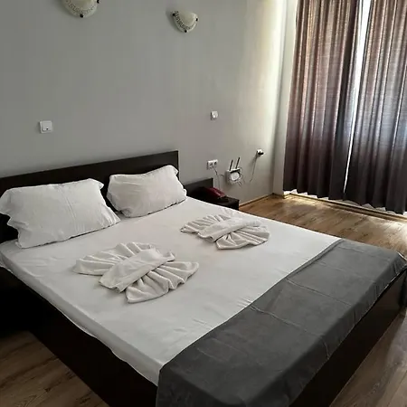 Хотел Костенец * Kostenets