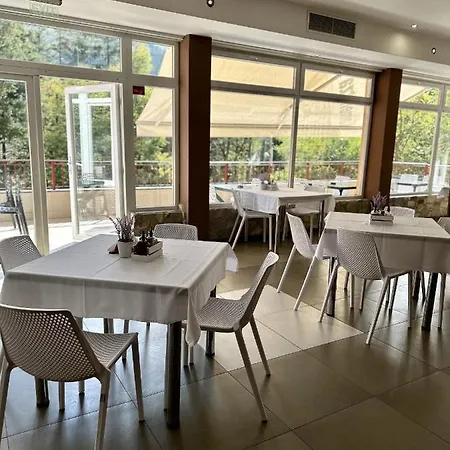 Хотел Костенец Hotel Kostenets