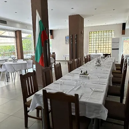 Хотел Костенец Hotel *