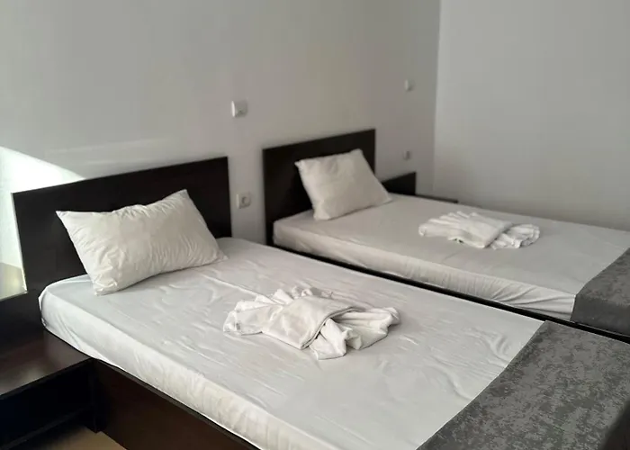 Хотел Костенец *